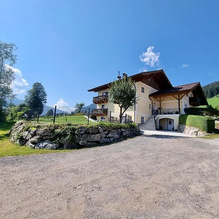 Apartament Oberlehengut Flachau