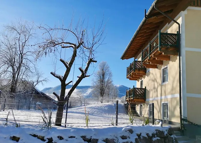 Oberlehengut 아파트